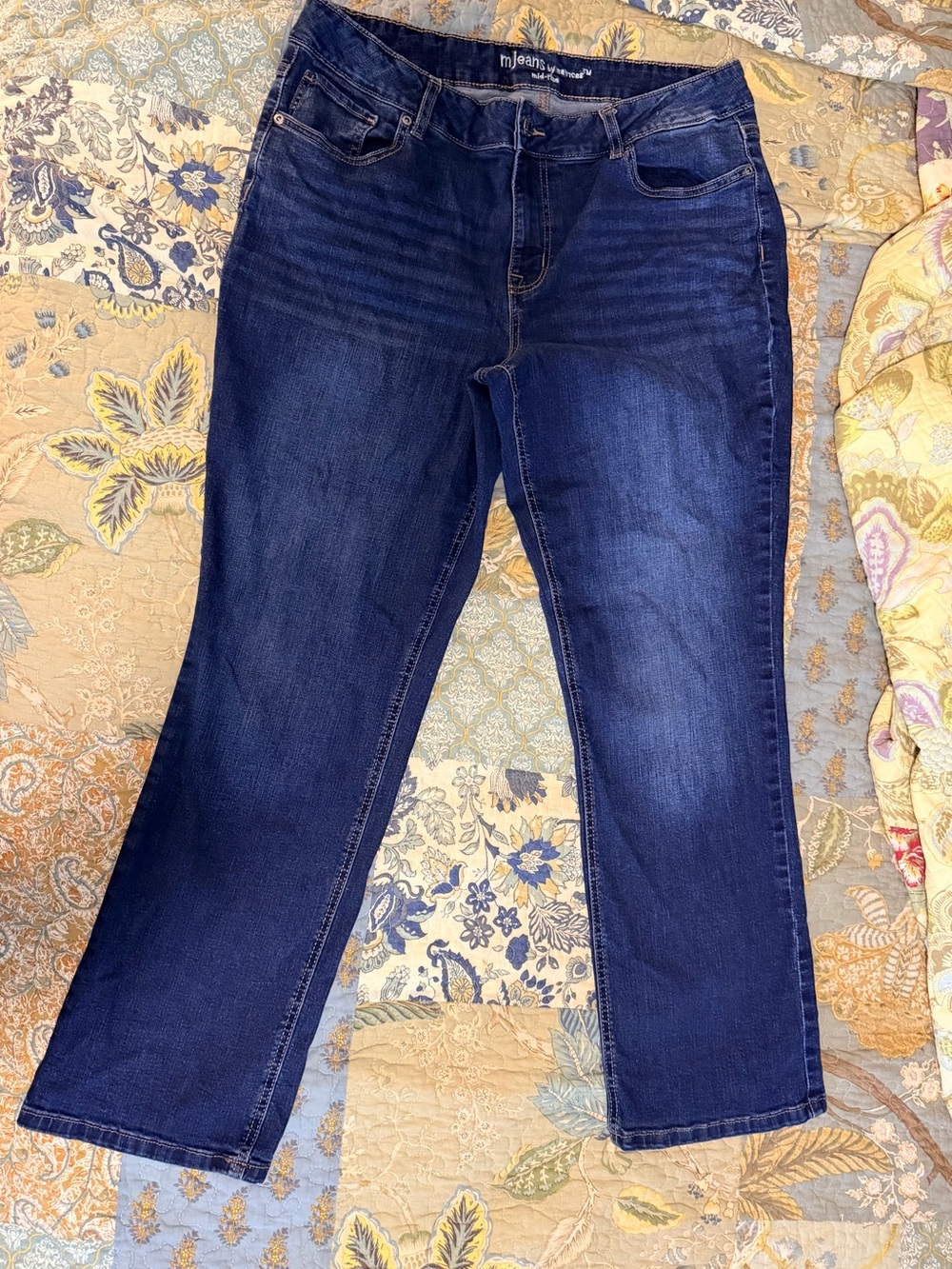 Maurices m jeans Women’s Straight Legged Mid-Rise Jeans